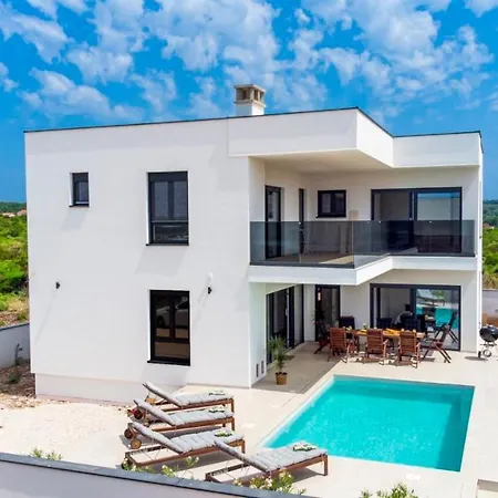 Villa Villa Ajlin *