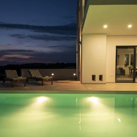Villa Ajlin