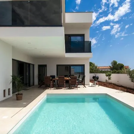 Villa Villa Ajlin