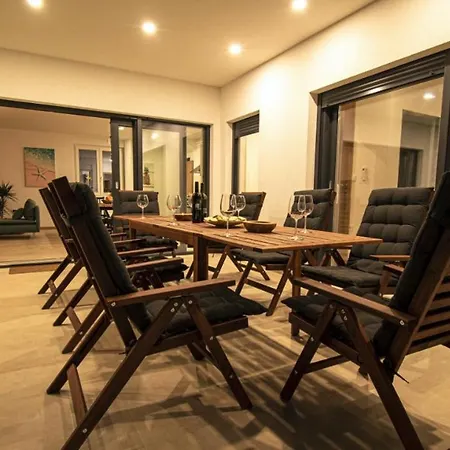 Villa Ajlin Villa *