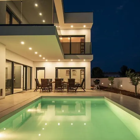 Villa Ajlin Villa *